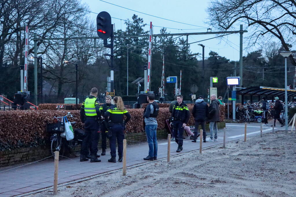 Arrestatieteam arresteert man na melding van wapen bij station