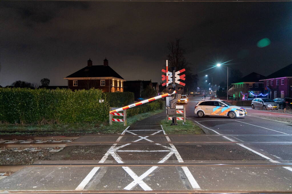 Trein botst op carnavalswagen: machinist gewond