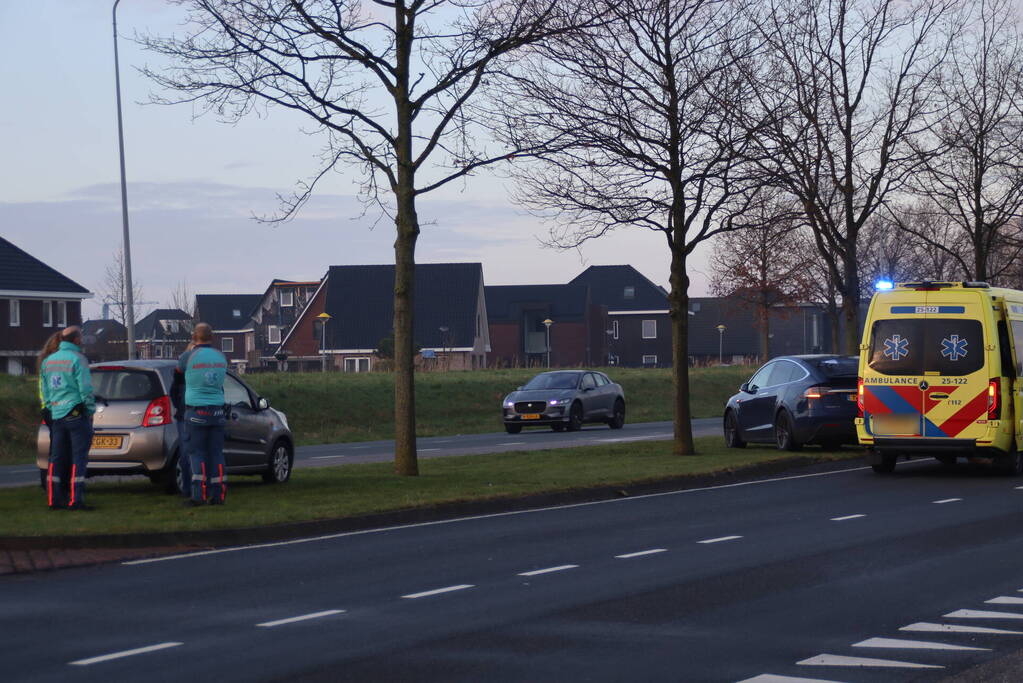 Twee automobilisten botsing op bekende kruising