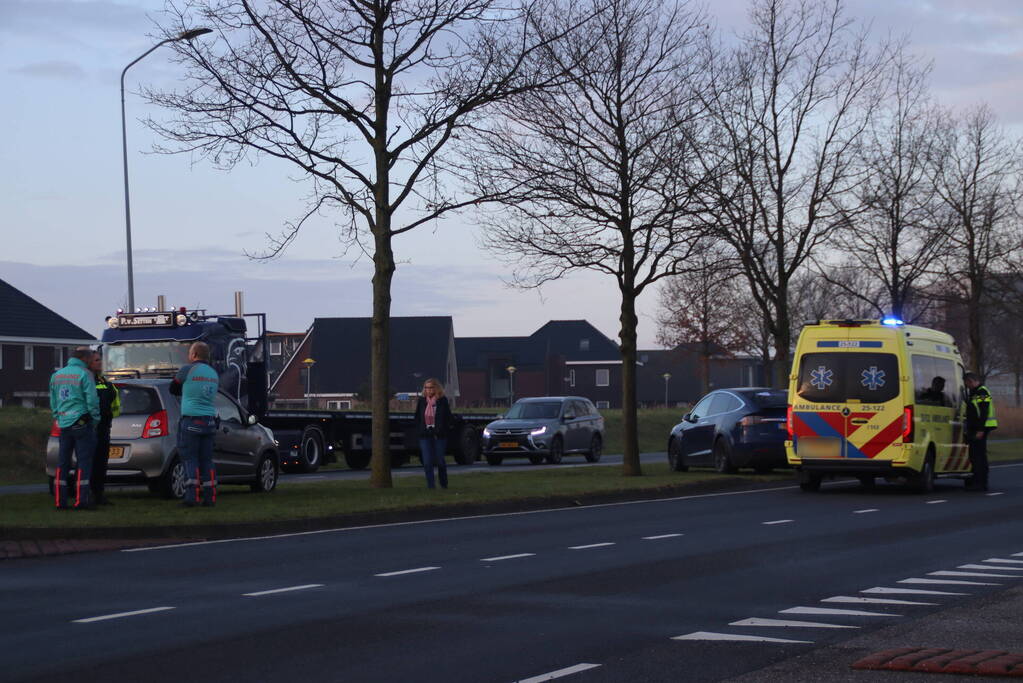 Twee automobilisten botsing op bekende kruising