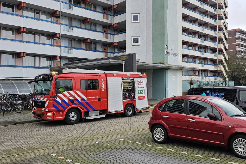 Brandweer oefent flatbrand in hoogbouw
