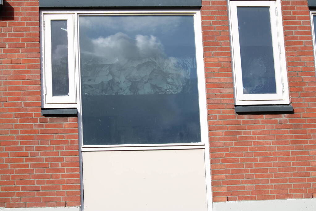 Brandweer onderzoekt vreemde geur in woning