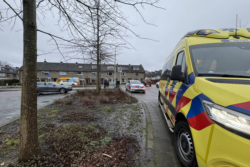 Fietser aangereden bij parkeerplaats van winkelgebied