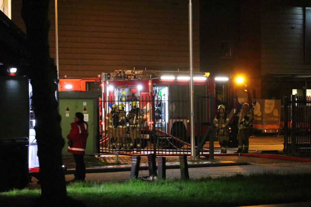 Zeer grote brand in bedrijfspand