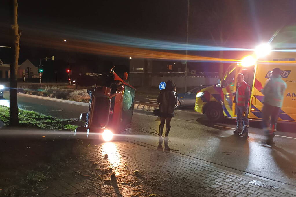 Bestuurder vlucht na ongeval