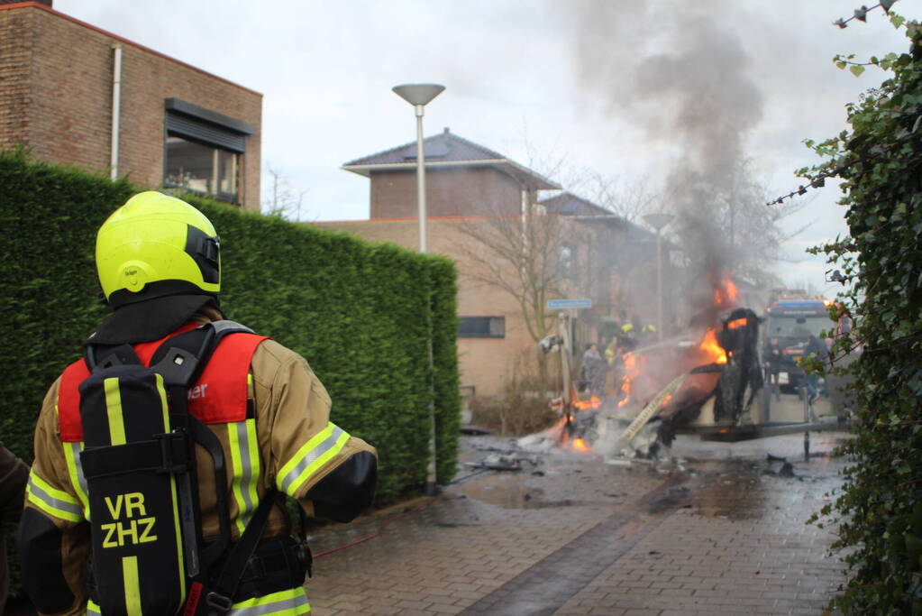 Aanhanger volledig in lichterlaaie