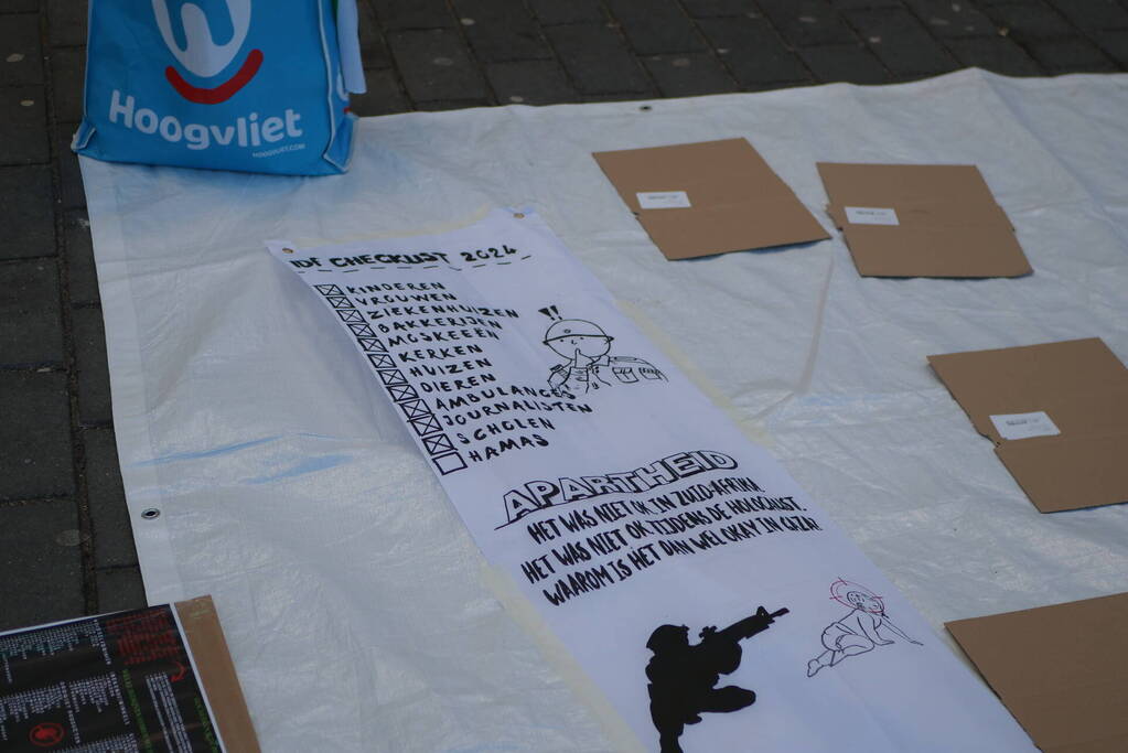 Sitdown-actie tijdens Pro-Palestina demonstratie bij treinstation