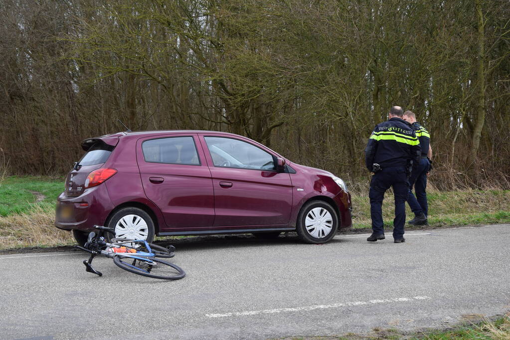 Wielrenner zwaargewond bij botsing met automobilist