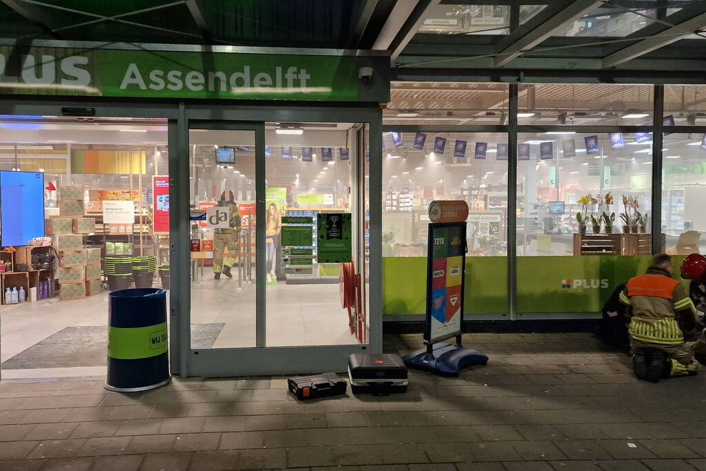 Hulpdiensten ingezet voor damp in supermarkt na springen van leiding