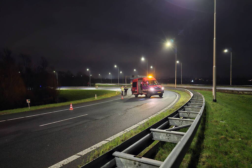 Motorrijder zwaargewond na val op snelweg