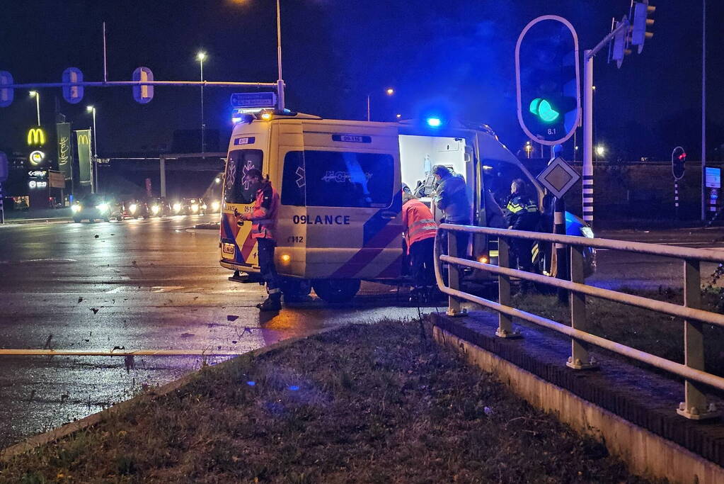 Traumahelikopter landt bij kruispunt