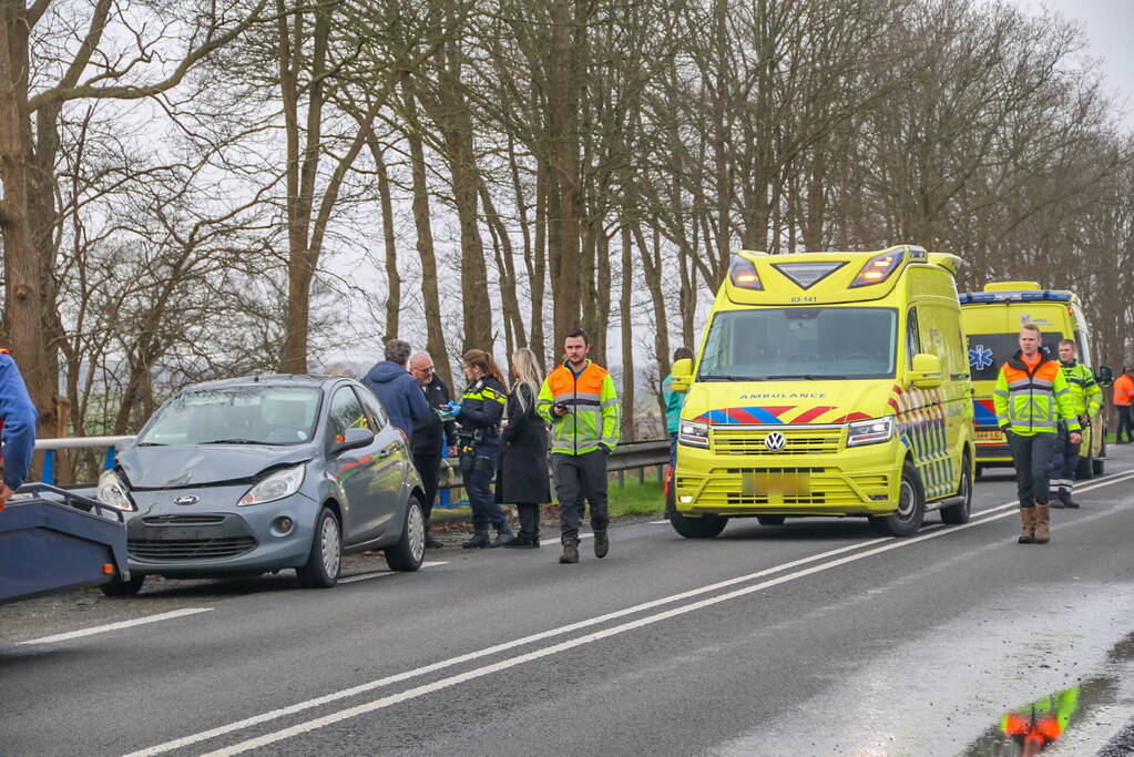Drie gewonden bij ongeval tussen meerdere voertuigen