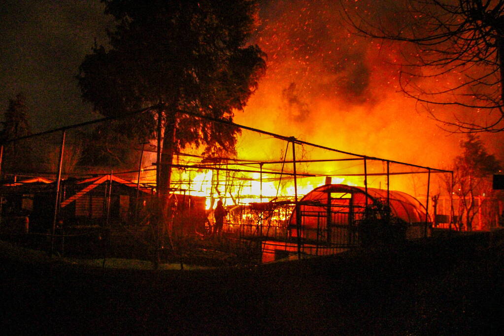Brandweer ingezet voor uitslaande brand in tuinhuis