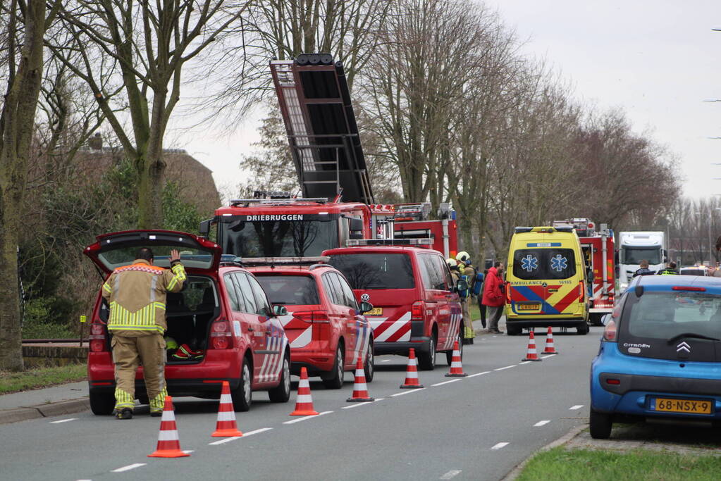 Schoorsteenbrand slaat over naar rietenkap