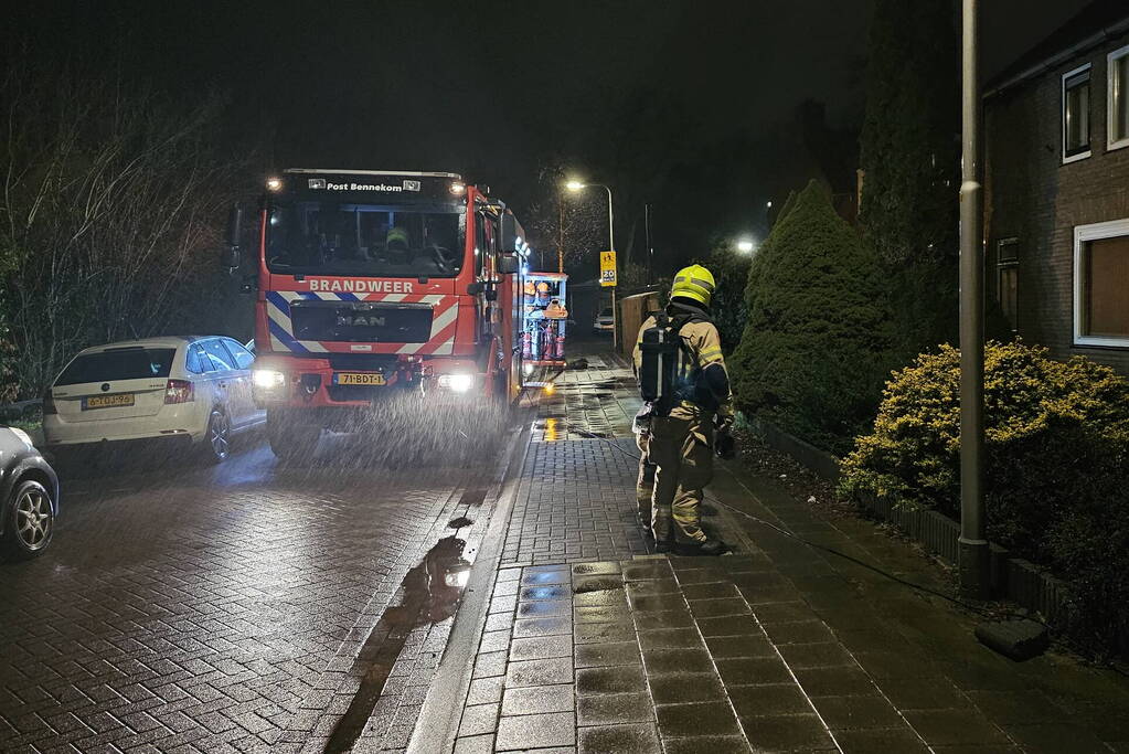 Bewoonster gewond na blussen keukenbrand