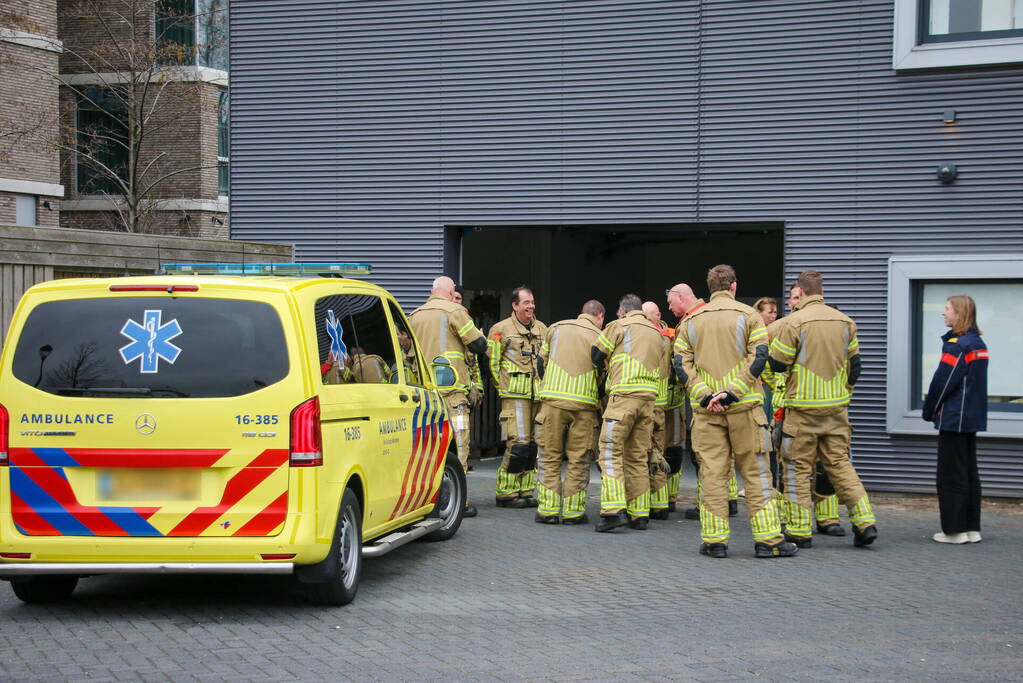 Veel hulpdiensten naar lekkage Universiteit Leiden