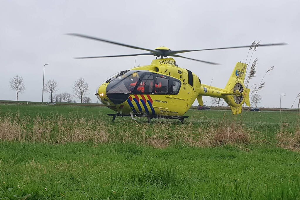 Traumahelikopter landt voor noodsituatie