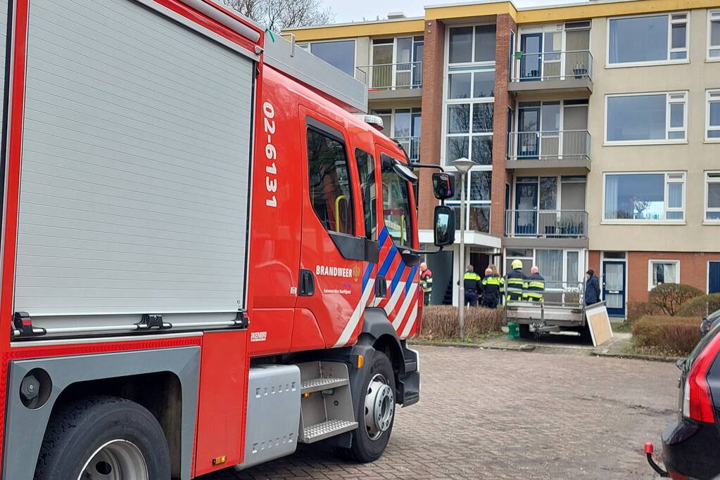 Brandweer verricht metingen in kelderboxen