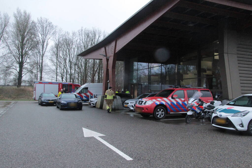 Brandweer ingezet voor personen met klachten op terrein rijkswaterstaat