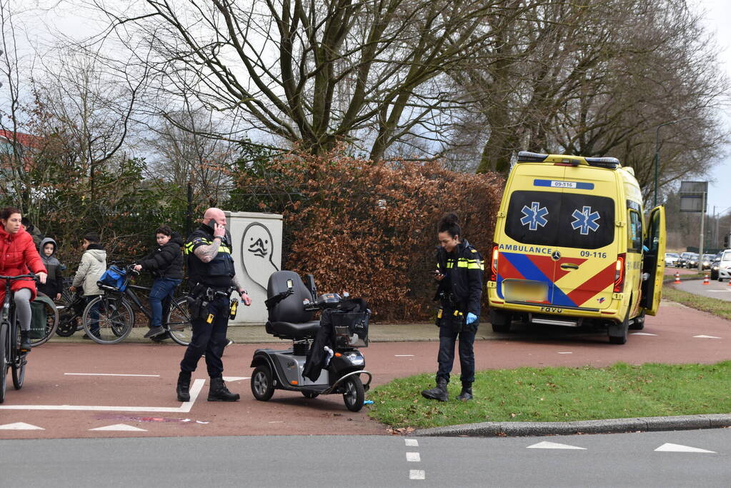 Persoon gewond na val met scootmobiel
