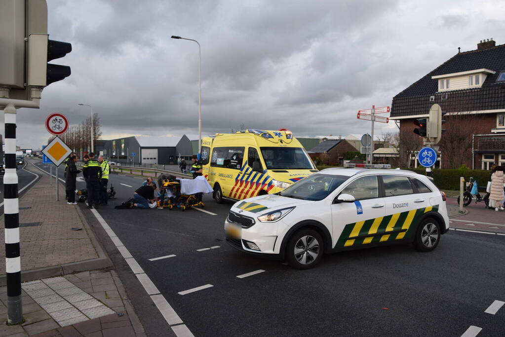 Scooterrijder gewond bij botsing met automobilist