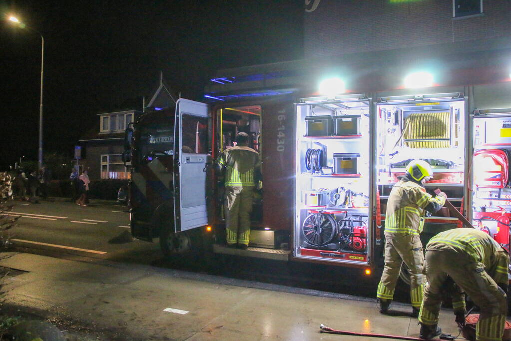 Brand in schuur snel onder controle