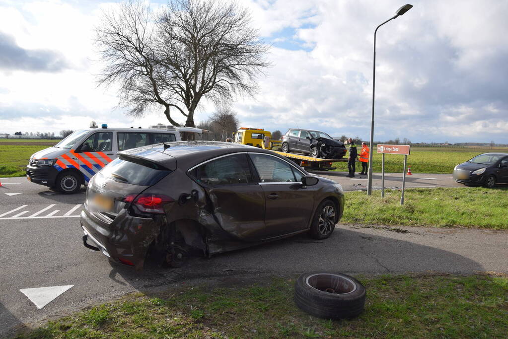 Dronken bestuurder zorgt voor grote schade op kruising