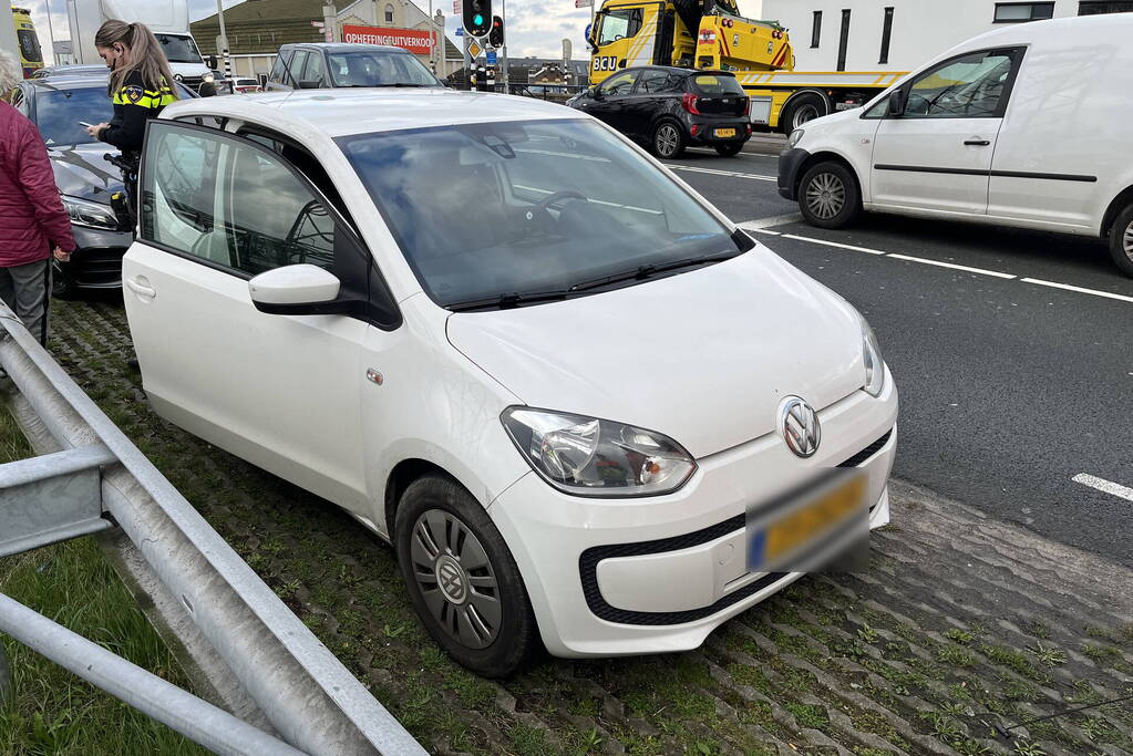 Motorrijder gewond bij botsing met auto op kruising