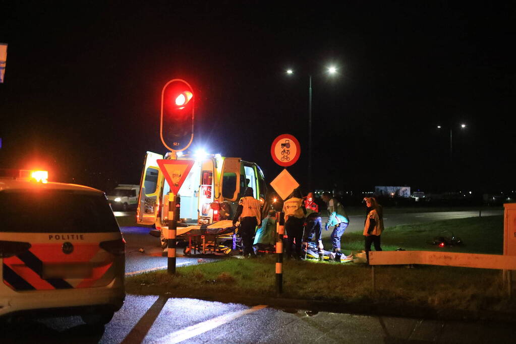 Zwaargewonde bij aanrijding tussen auto en fietser