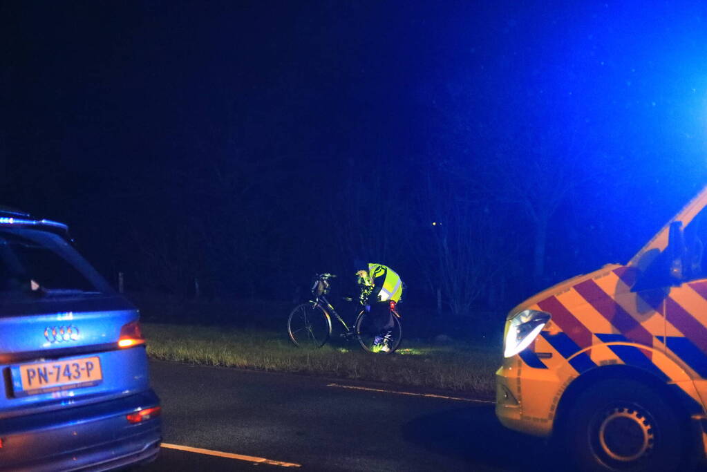 Zwaargewonde bij aanrijding tussen auto en fietser