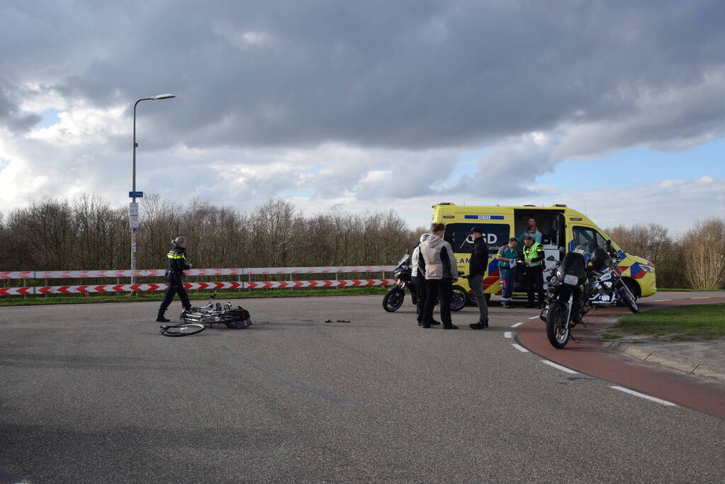 Meerdere gewonden bij ongeval tussen motorrijder en personen op tandem