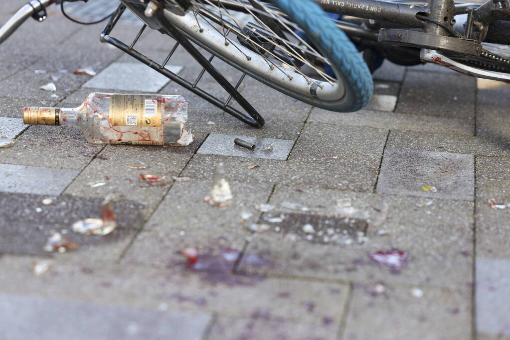 Aanhouding en gewonde na steekincident