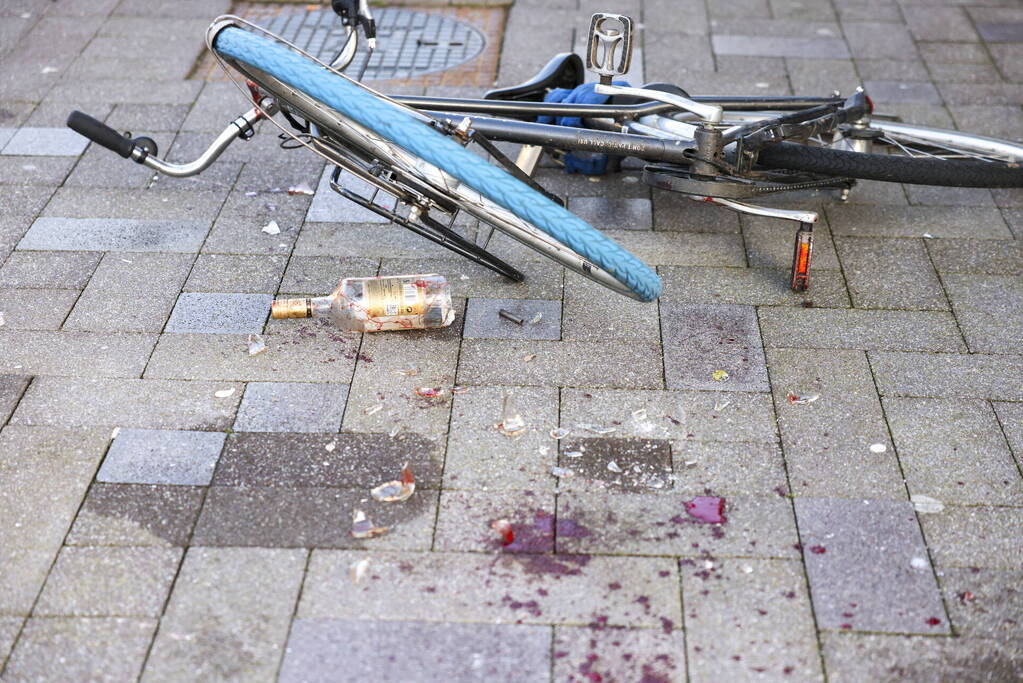 Aanhouding en gewonde na steekincident