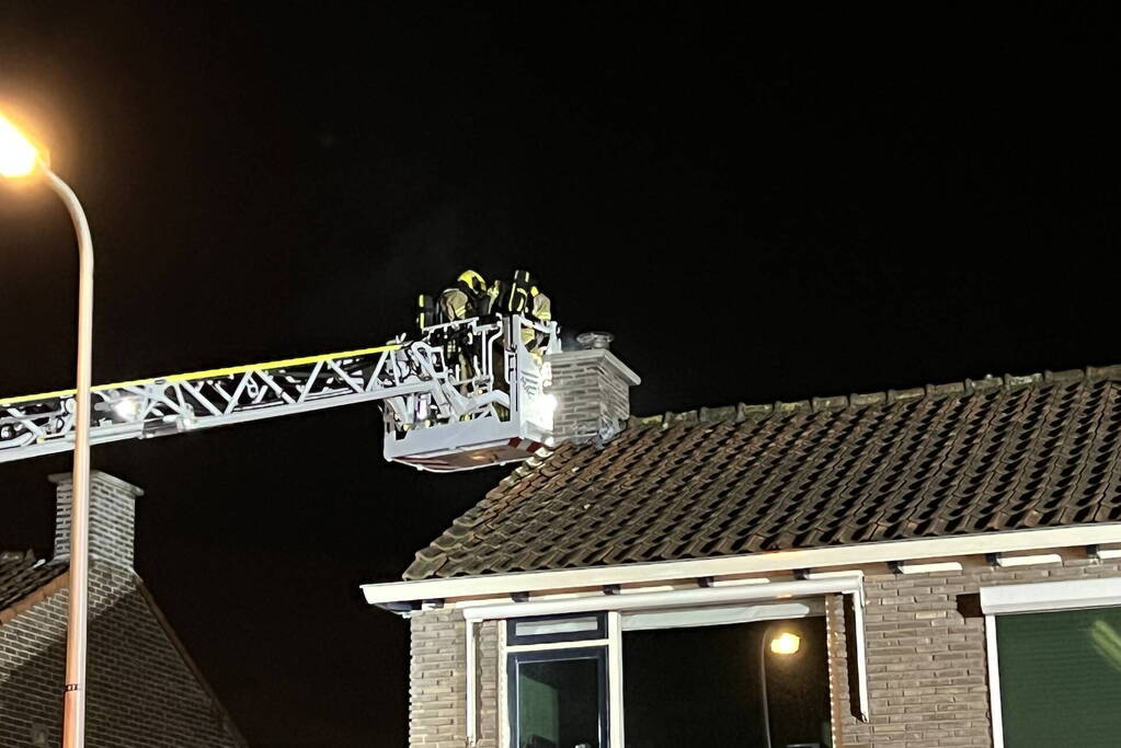 Schoorsteen geveegd vanwege brand