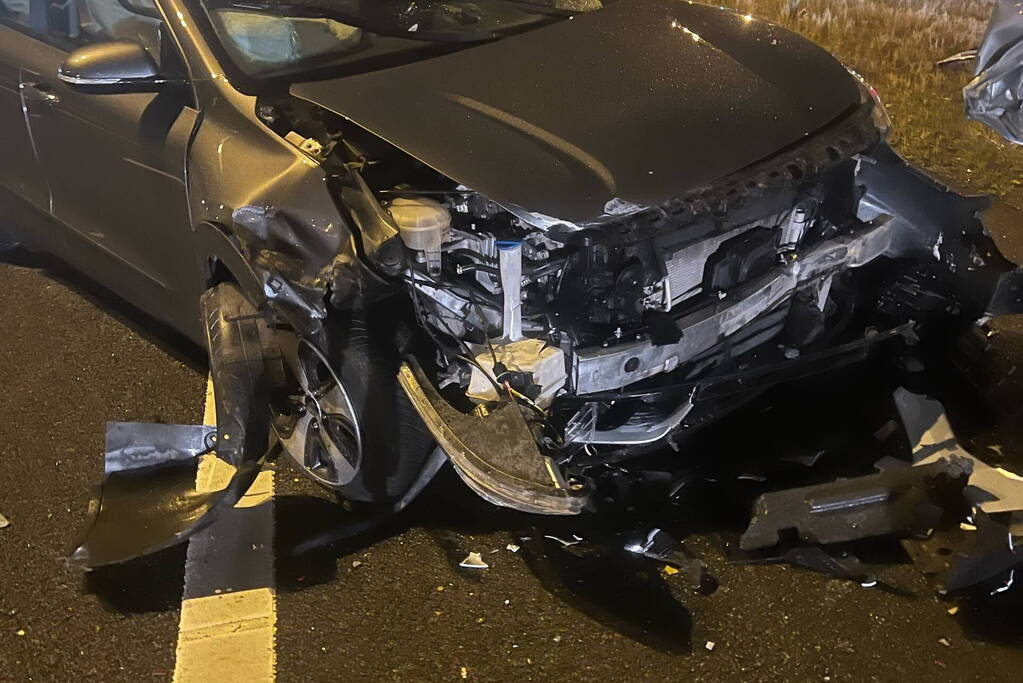 Meerdere voertuigen betrokken bij ongeval op snelweg