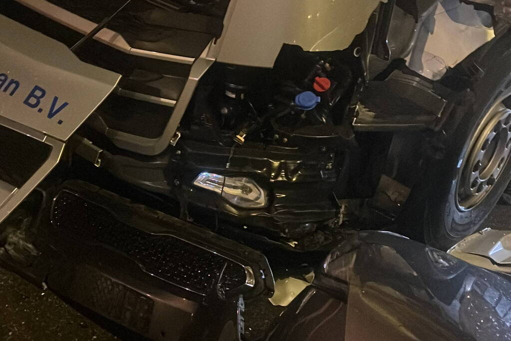 Meerdere voertuigen betrokken bij ongeval op snelweg