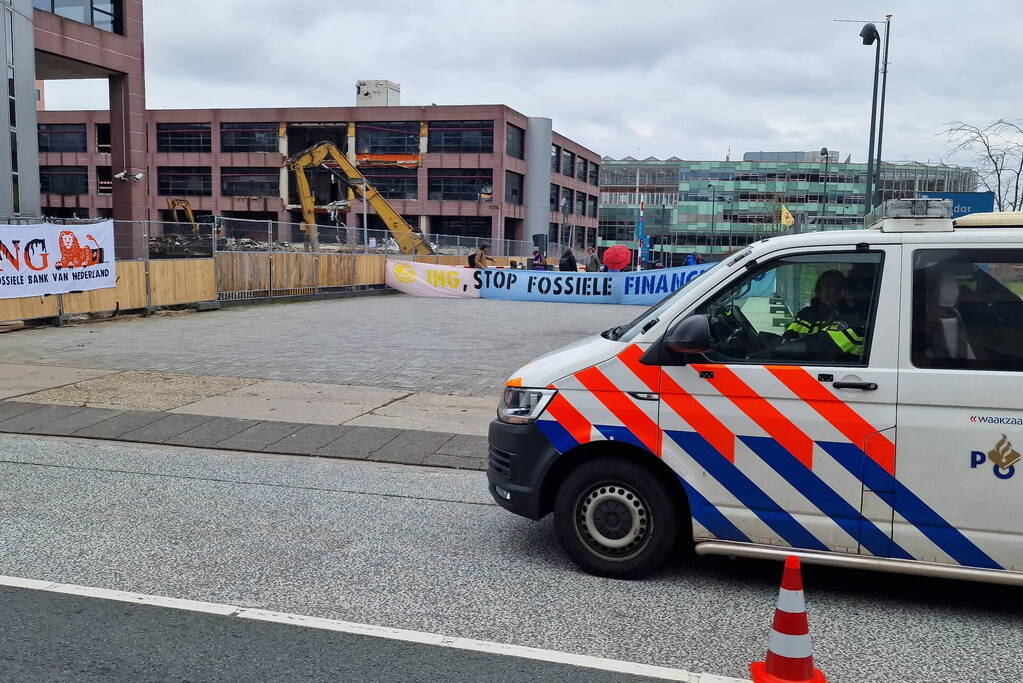 Extinction Rebellion blokkeert ING kantoor