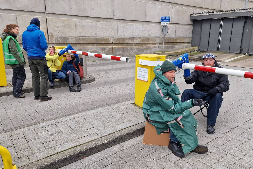 Extinction Rebellion blokkeert ING kantoor