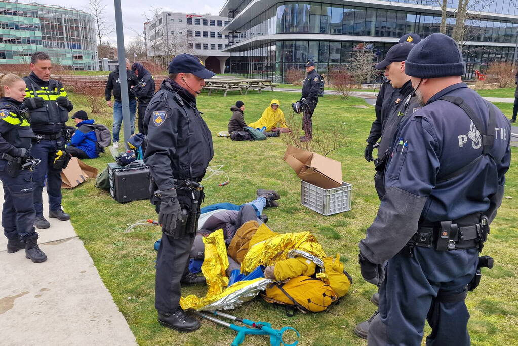 Extinction Rebellion blokkeert ING kantoor