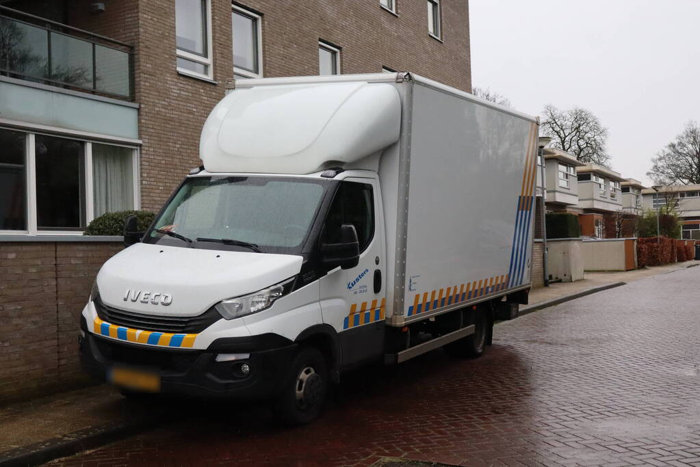 Wietplantage aangetroffen naast politiebureau