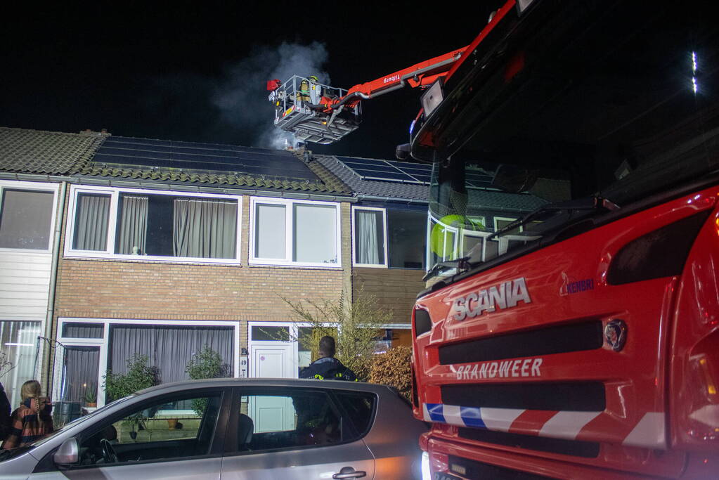 Flinke rookontwikkeling door schoorsteenbrand