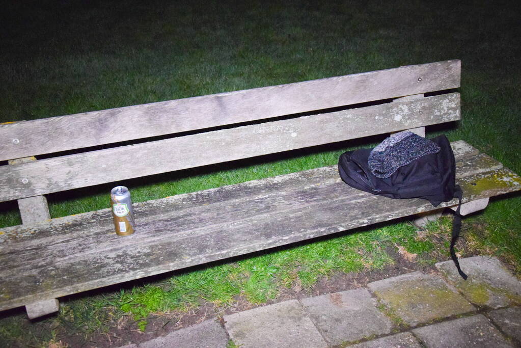 Hulpdiensten massaal ingezet nadat alcoholist muts en bier achterlaat naast water