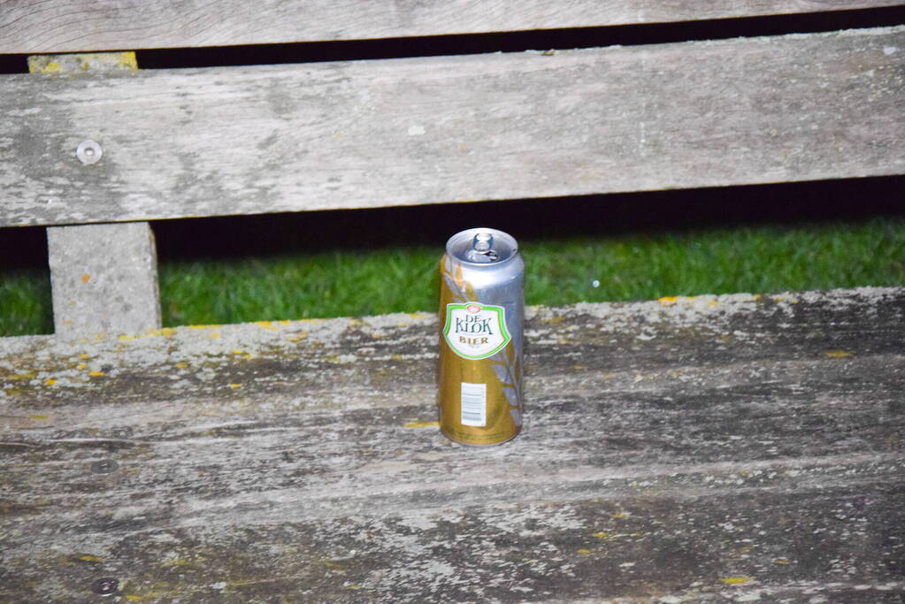 Hulpdiensten massaal ingezet nadat alcoholist muts en bier achterlaat naast water