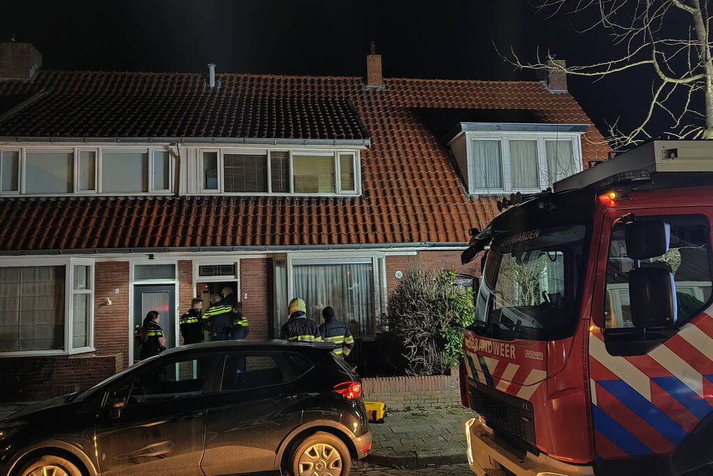 Hulpdiensten forceren deur van woning