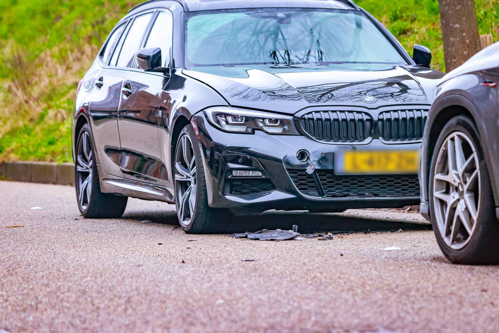 Explosie bij geparkeerde BMW-auto in Nieuwland