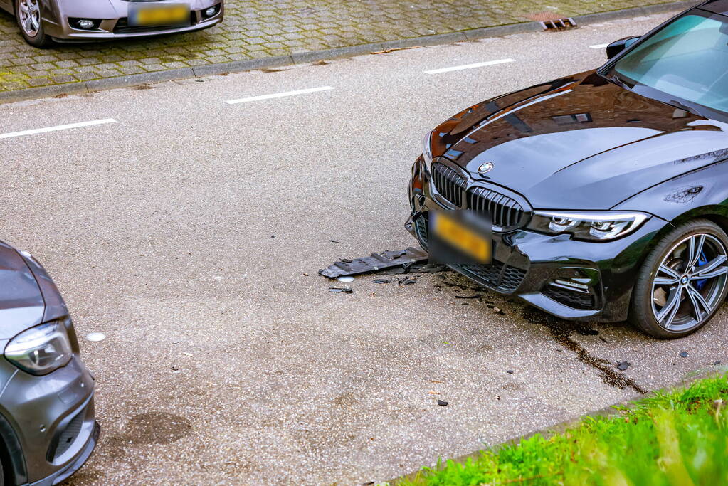 Explosie bij geparkeerde BMW-auto in Nieuwland