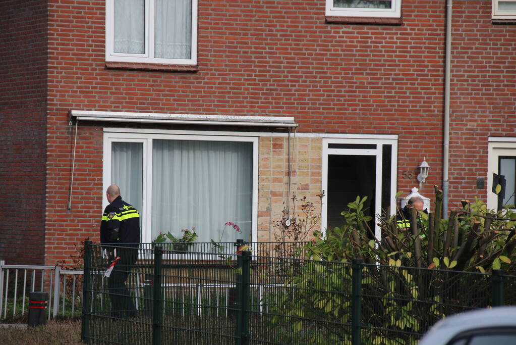 Overleden persoon aangetroffen, verdachte aangehouden