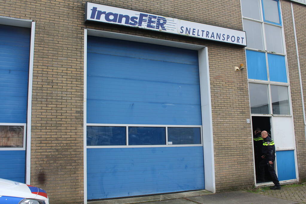 Politie vindt hennepkwekerij in bedrijfspand