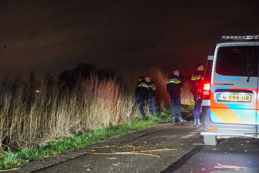 Automobilist verliest macht over stuur en belandt in het water
