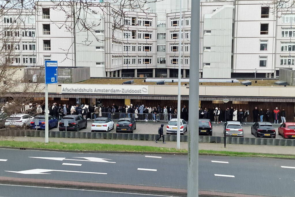 Afscheidsdienst rapper Bigidagoe druk bezocht